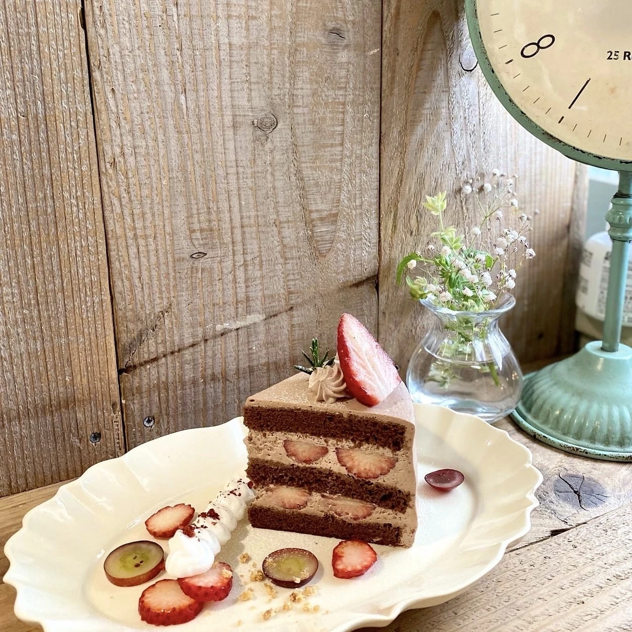 おやさいcafe coso  いちごのチョコレートショートケーキ