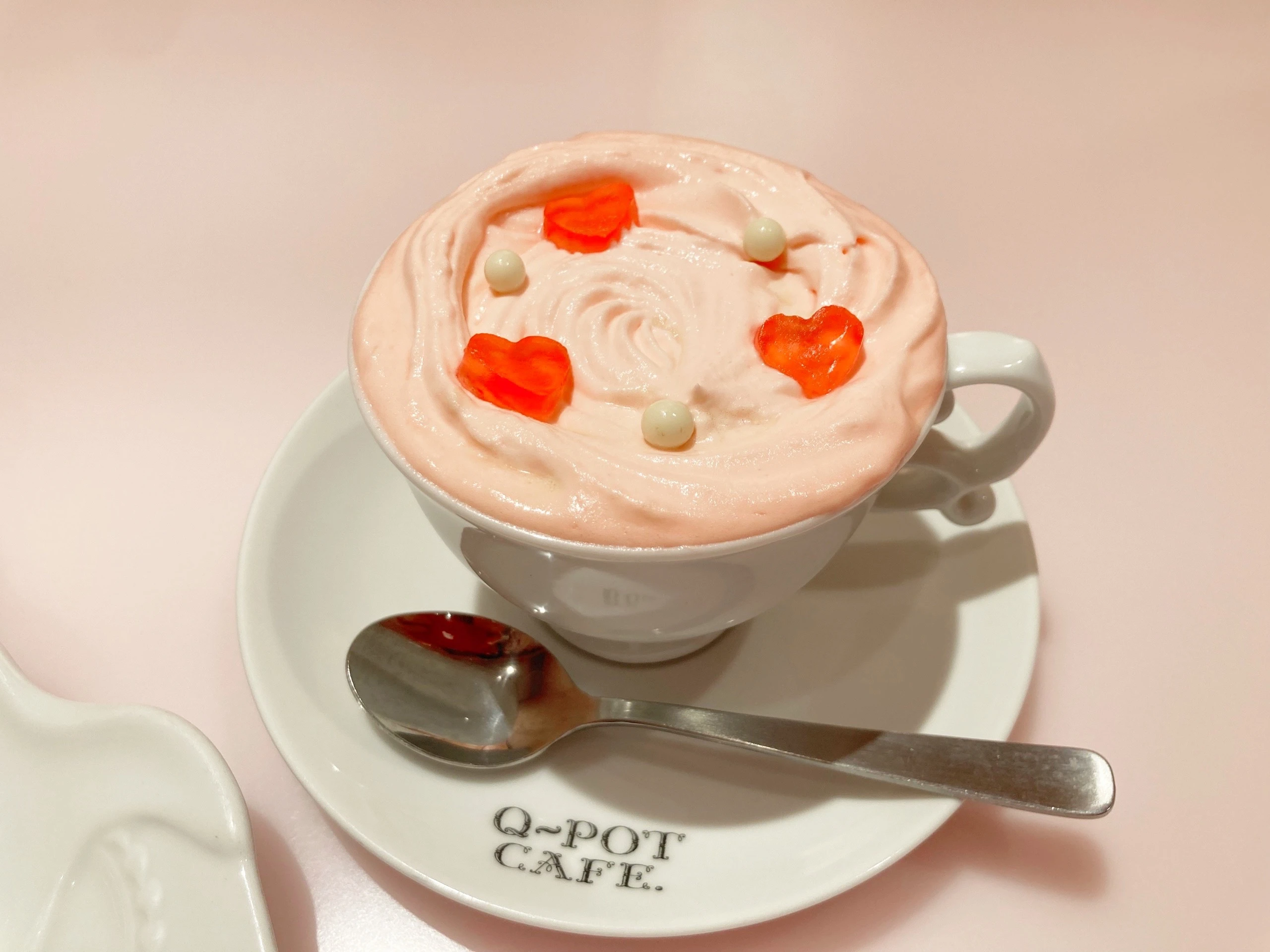 Q-pot CAFE.「Lovely Heart ストロベリーティーホワイトモカ」