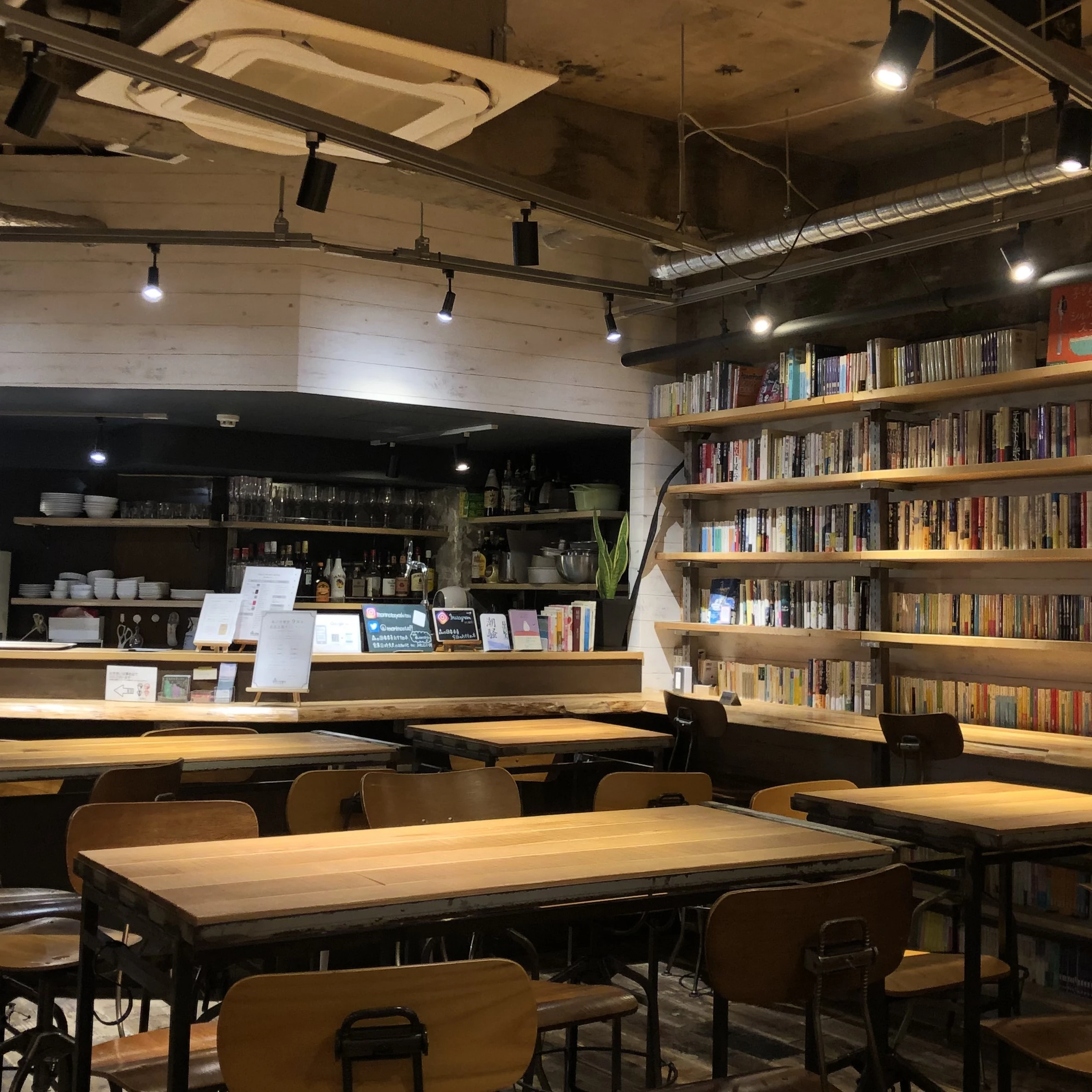 【心をまっしろに】デートや作業にピッタリな渋谷のブックカフェ「森の図書室」_1_3-2