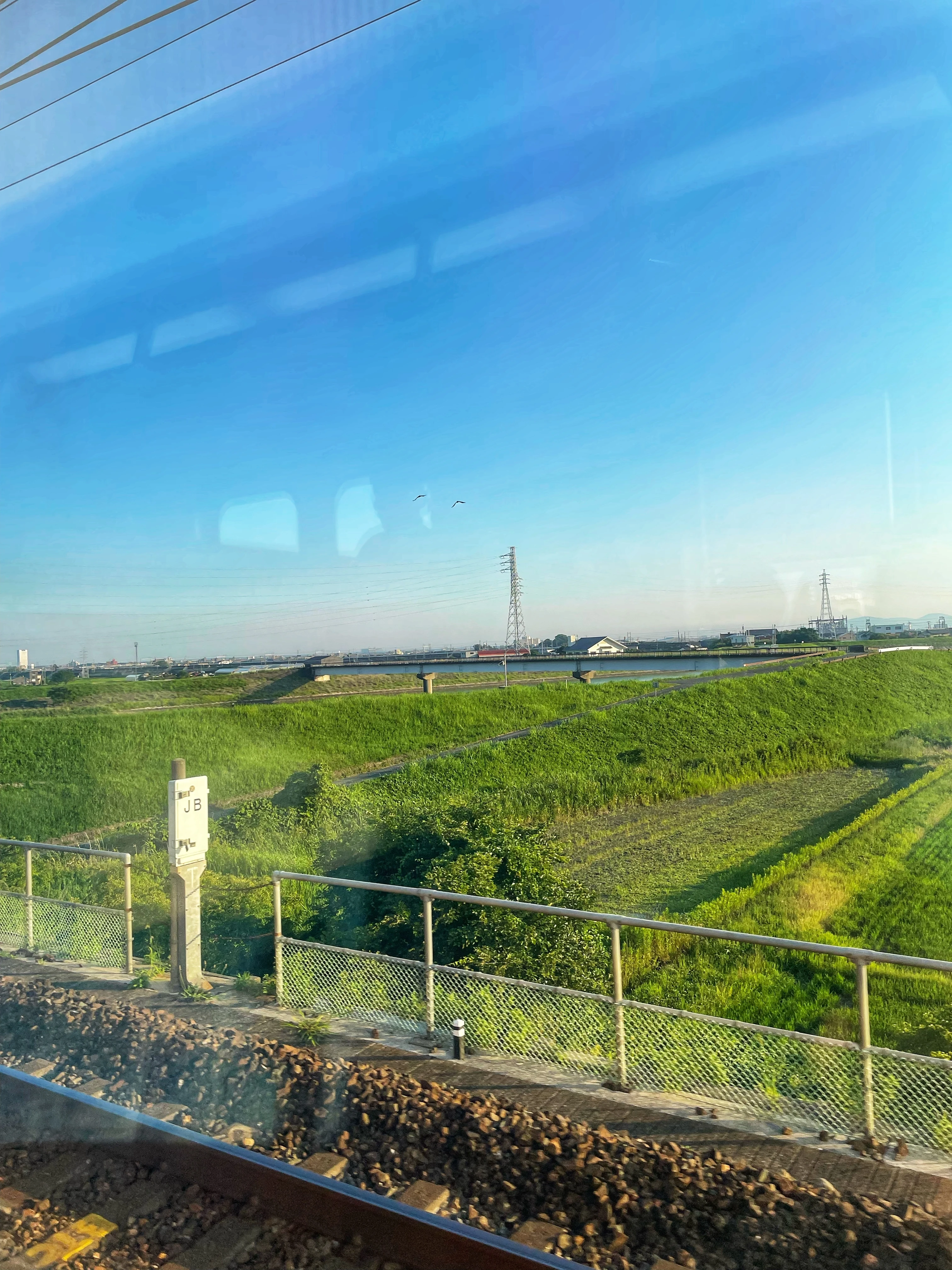 電車からの空の景色