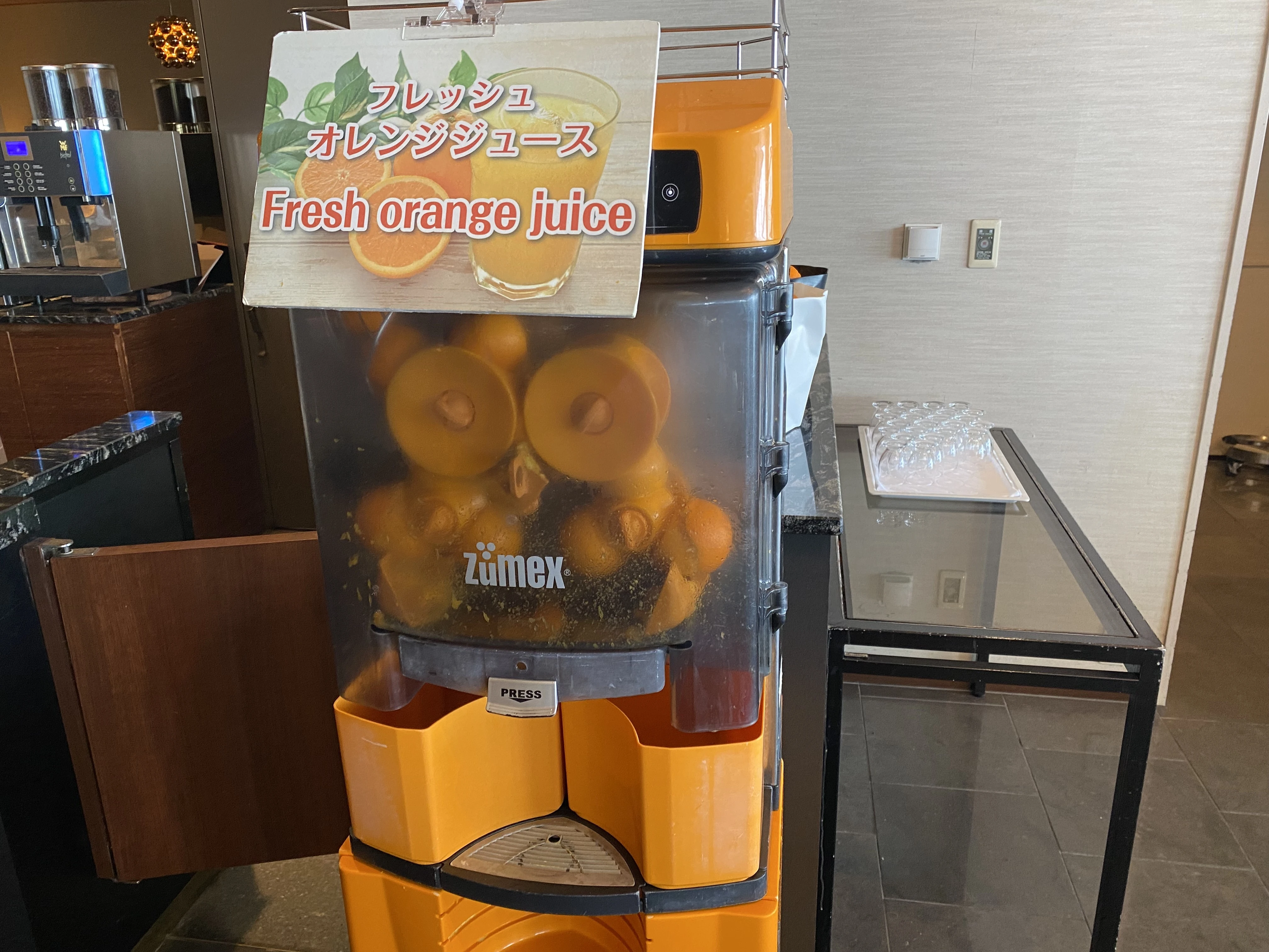 ホテルマリオネット　オレンジジュース