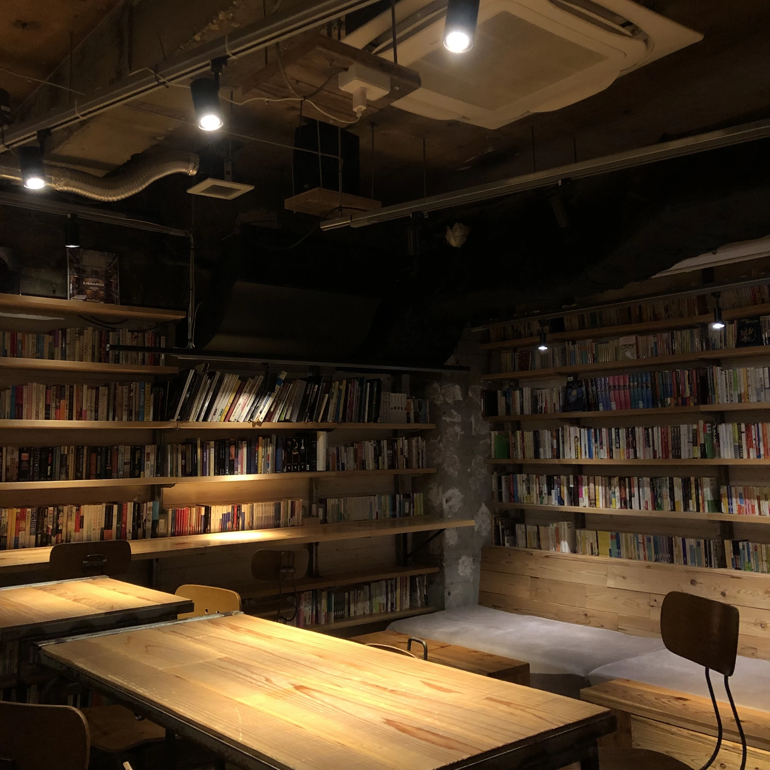 【心をまっしろに】デートや作業にピッタリな渋谷のブックカフェ「森の図書室」_1_8