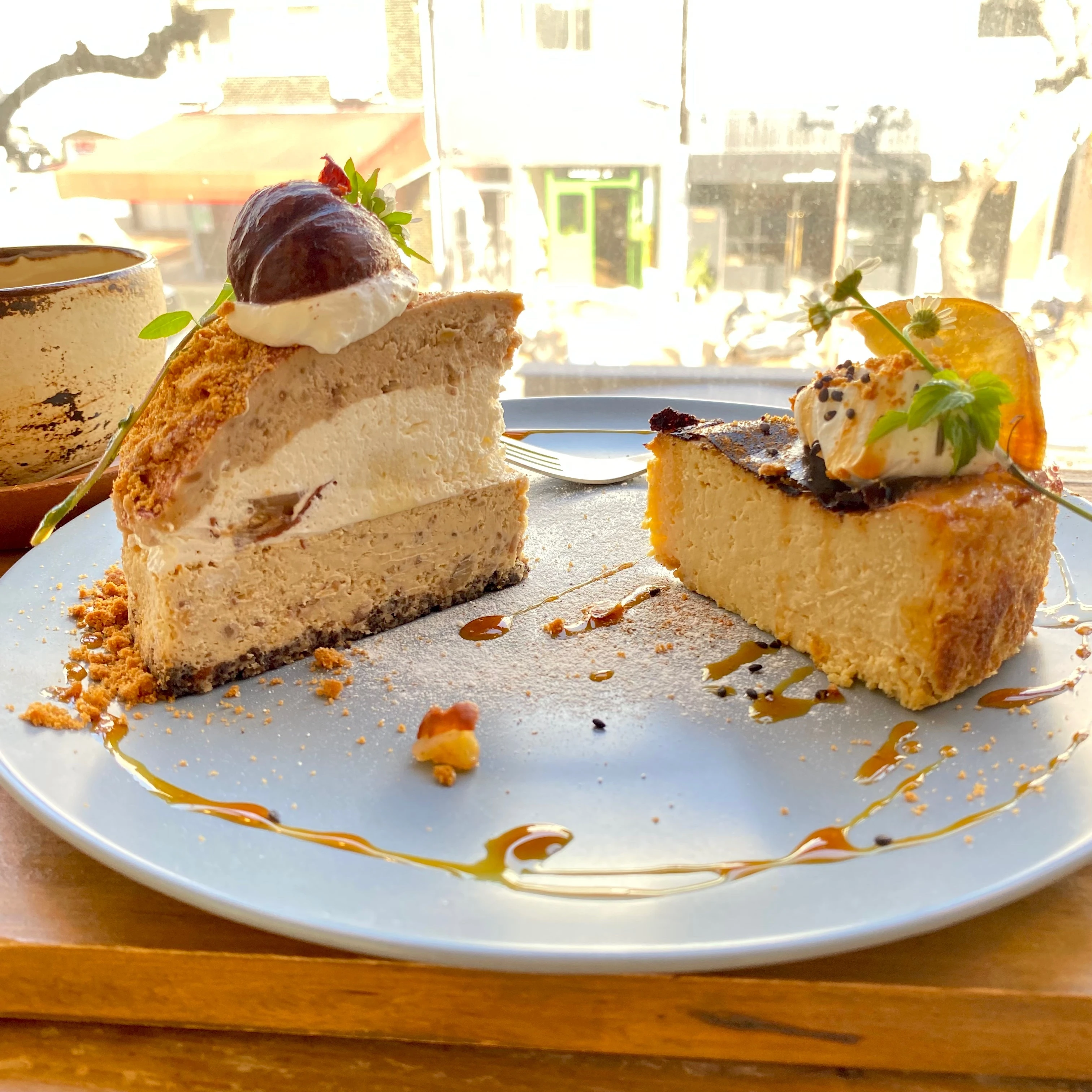 niji cafe　ニジカフェ　栗のモンブランチーズケーキ　焼き芋バスクチーズケーキ　断面