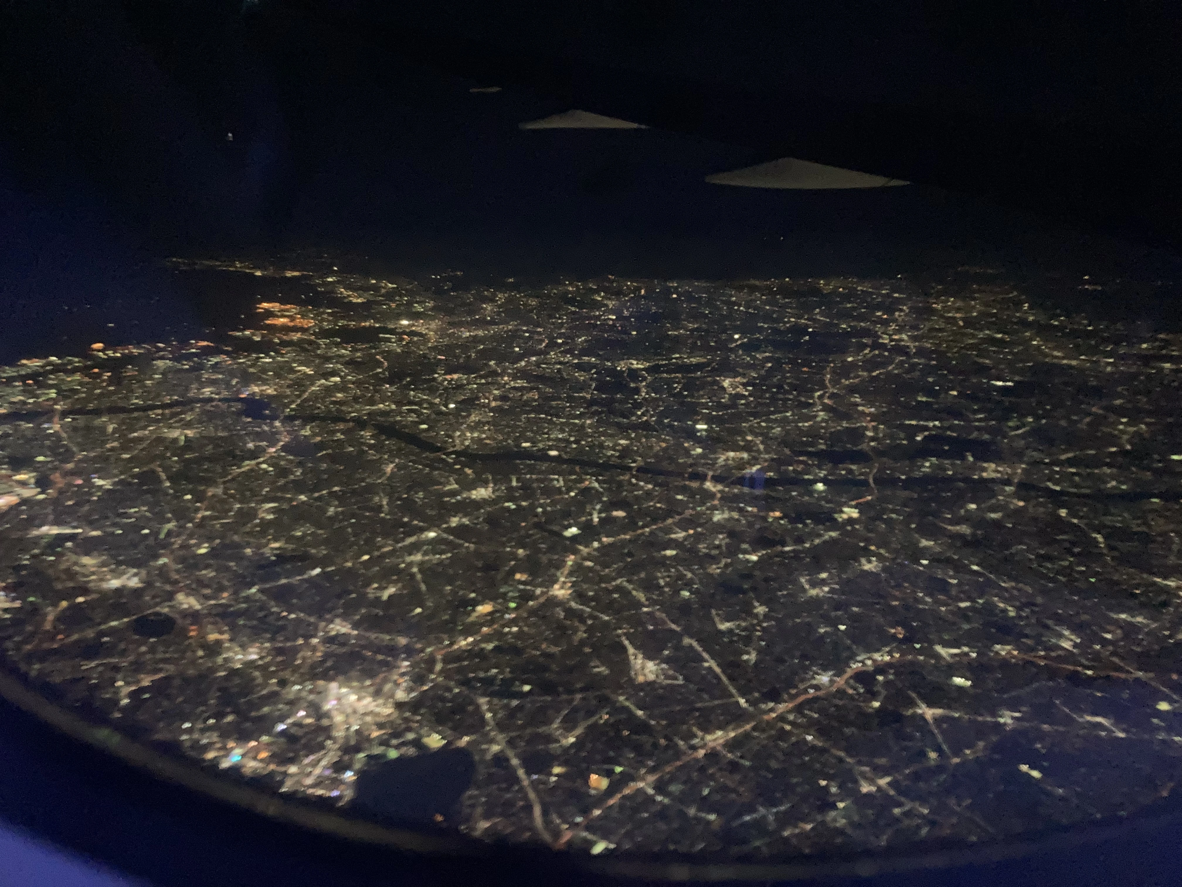 飛行機　夜景