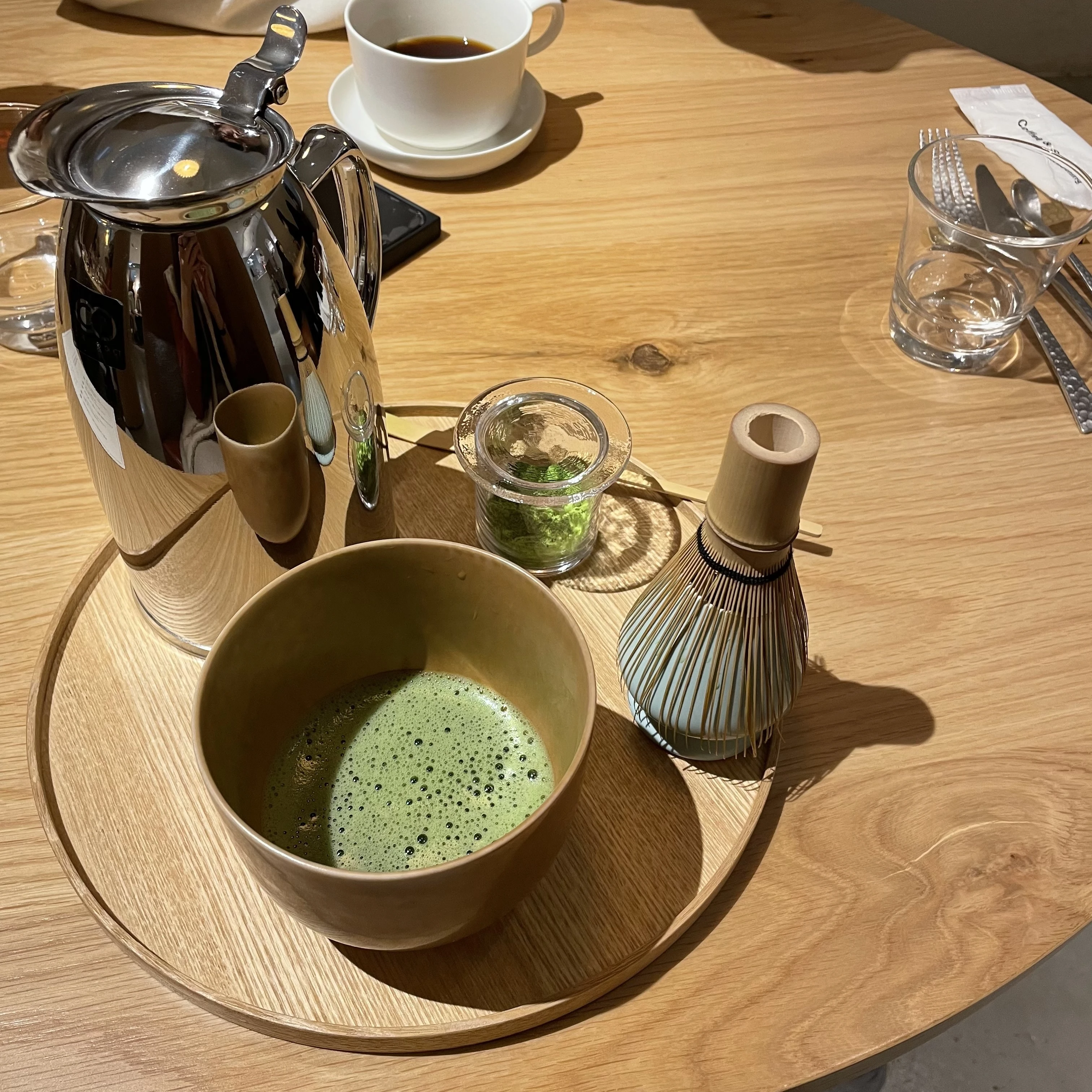 【札幌カフェ】自分でお茶を点てられるホットケーキ専門店「ひらがなのもりひこ」_1_2