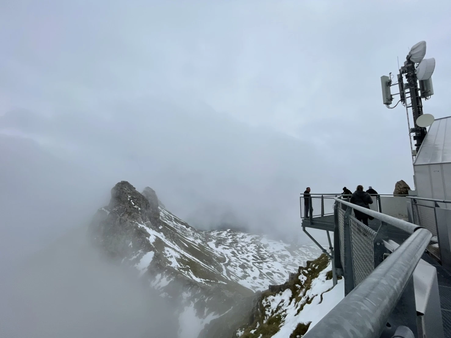 友野一希選手のネーベルホルン杯のオフショット、ロープウェーで山頂へ