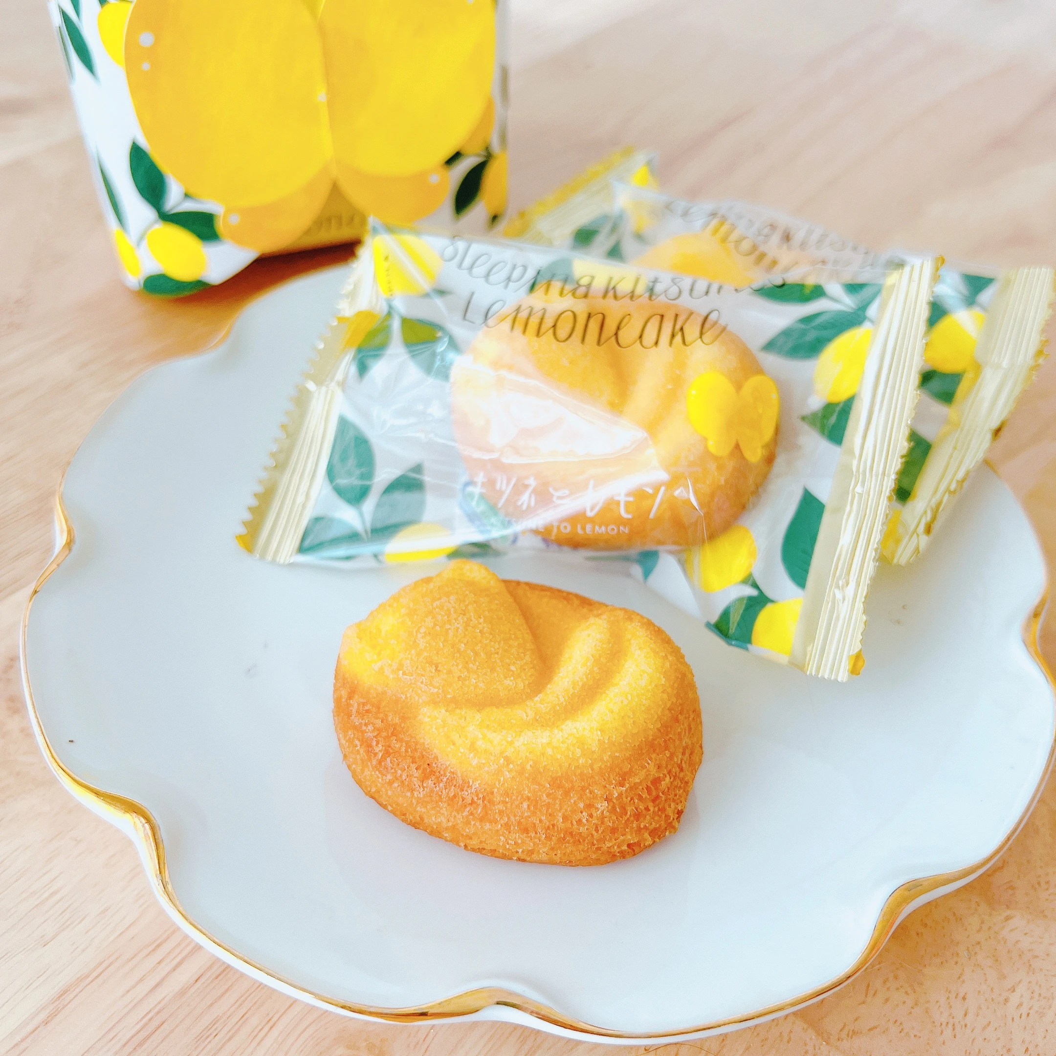 モロゾフの新ブランドのお菓子「キツネとレモン」の 「眠りキツネのレモンケーキ」