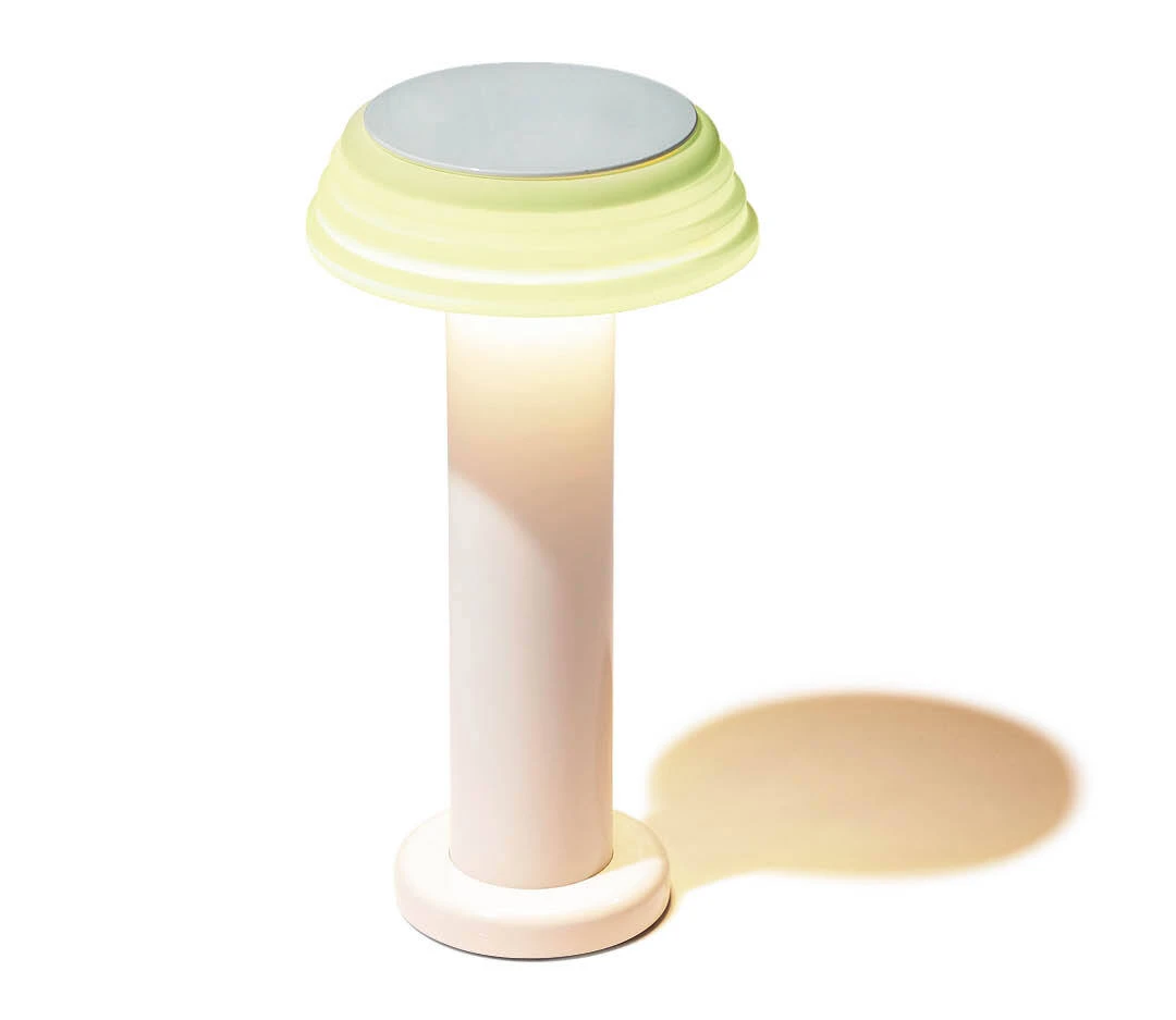 ニックホワイトのライト「PL１ Sowden  Portable Lamp」