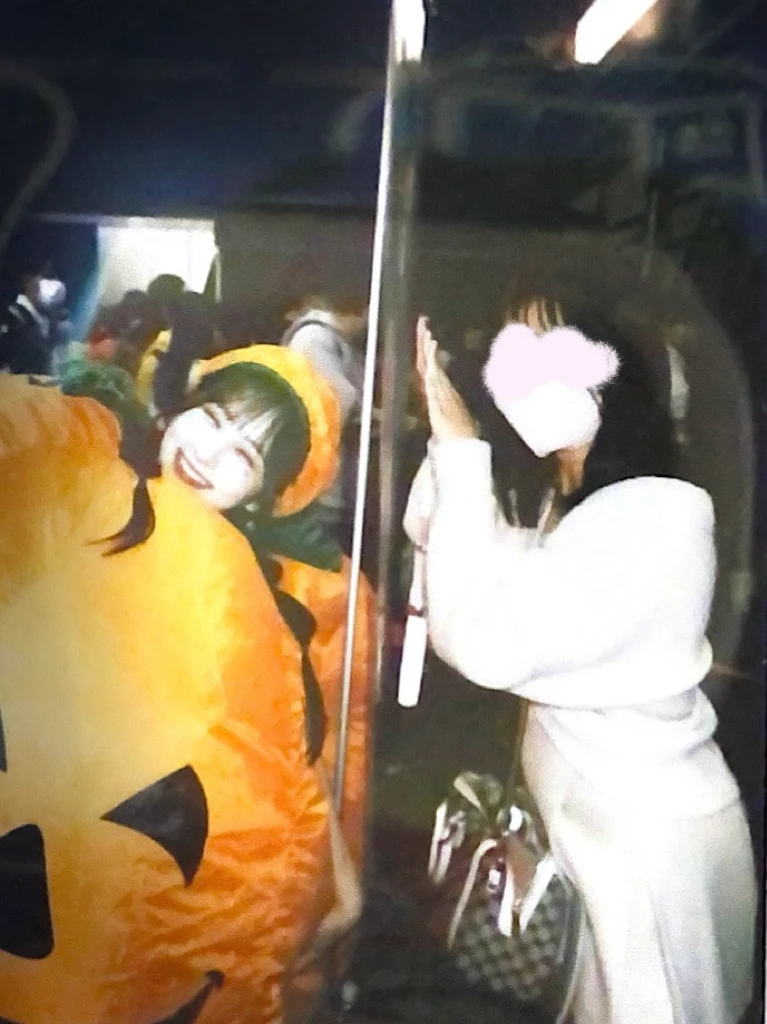 地下アイドルのCANDY TUNE(きゃんちゅー)小川奈々子(なちこ)ちゃんとの特典会ツーショットチェキ　よしよし　かぼちゃ
