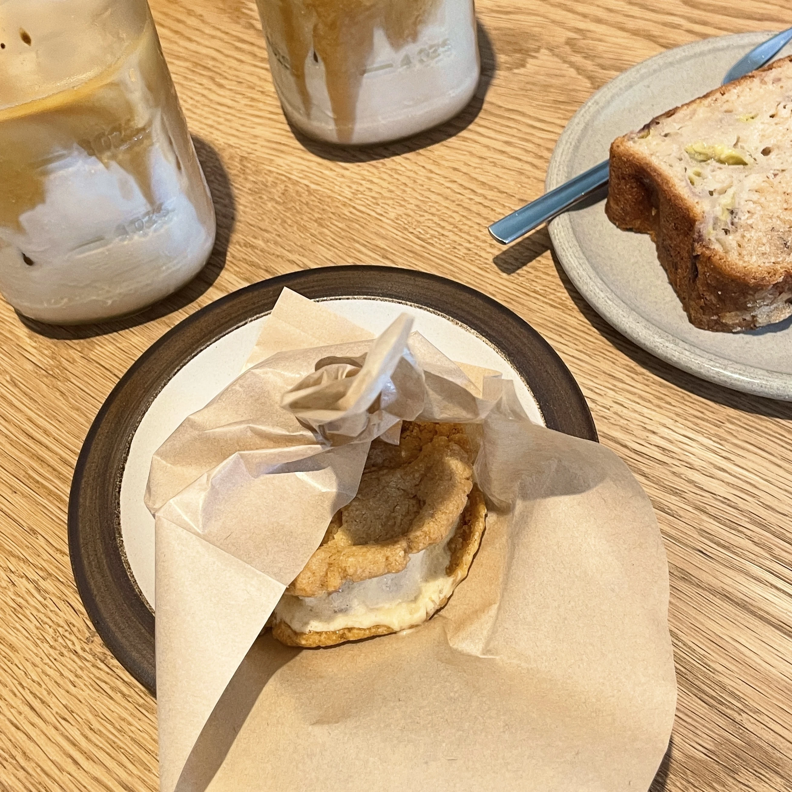 新潟県のコーヒーストア『ダブコーヒーストア』　クッキーサンドアイスを食べた感想
