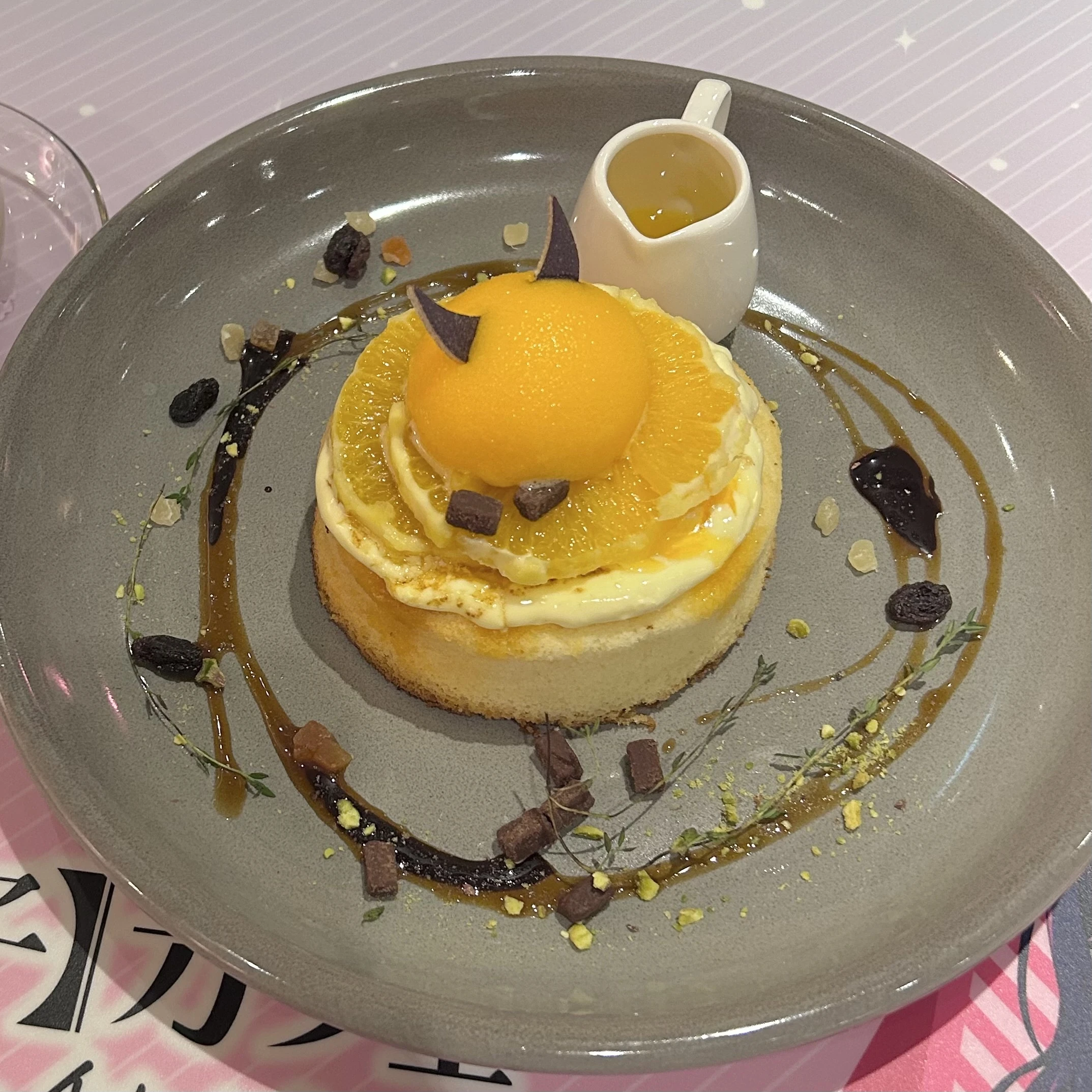 「【推しの子】カフェ〜とびきりの秋♡〜」、推しの子、バズらせプロのオレンジパンケーキ