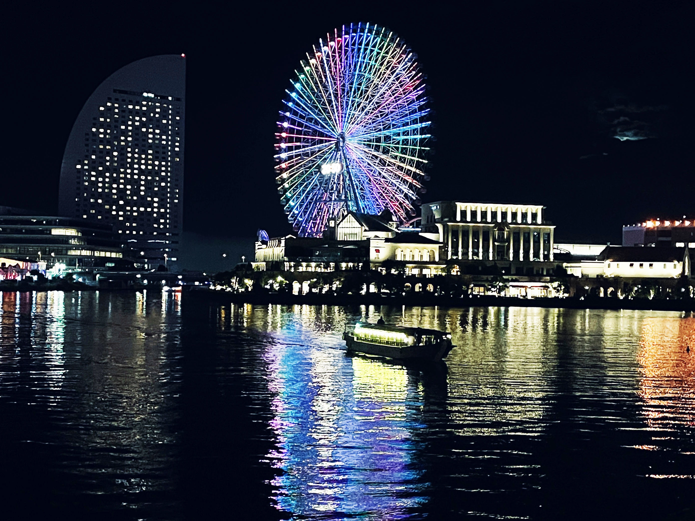 横浜おすすめの夜景スポット　みなとみらいエリア　汽車道