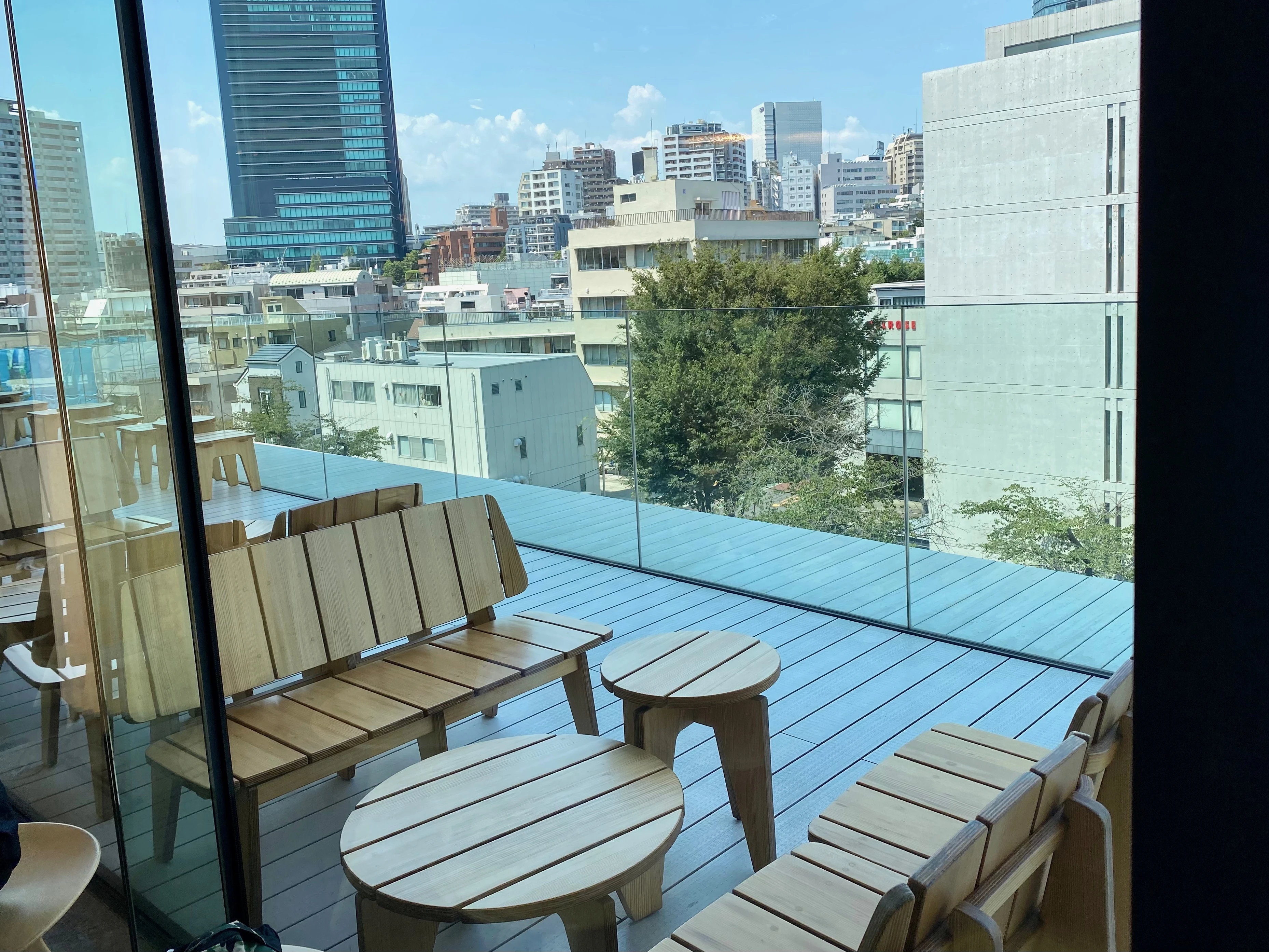スターバックスリザーブロースタリー東京　テラス　4階　AMU インスピレーションラウンジ