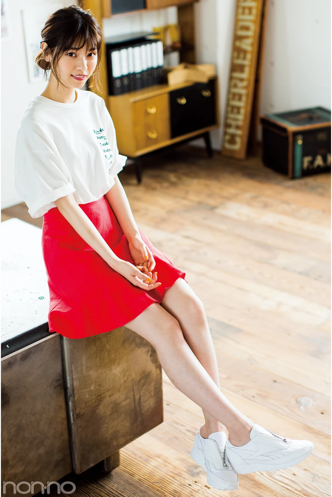 西野 七瀬 ミニ スカート