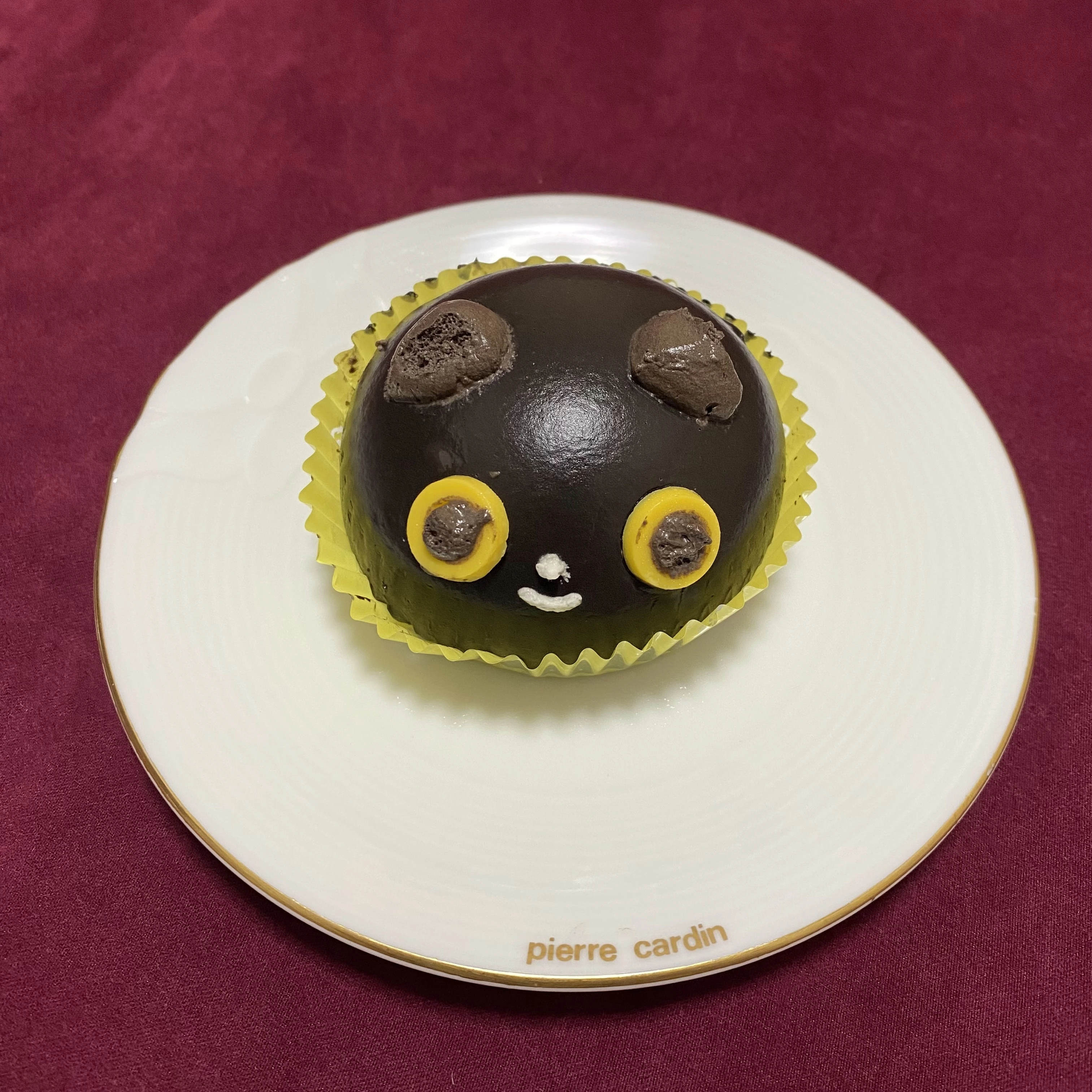 黒猫　チョコケーキ　写真