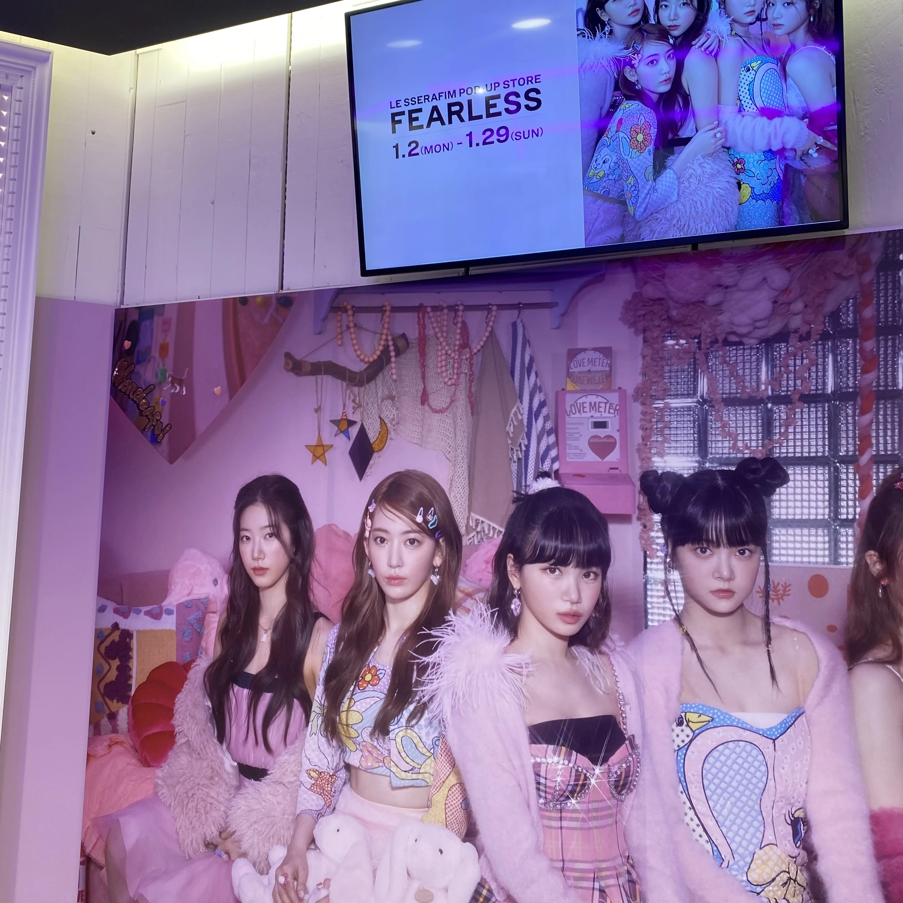 LE SSERAFIM POP-UP STORE FEARLESS】渋谷109のルセラフィム