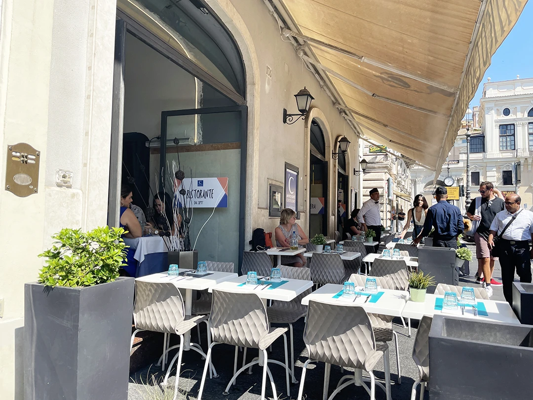 プレビシト通りにある「Antico Caffe Castellino」