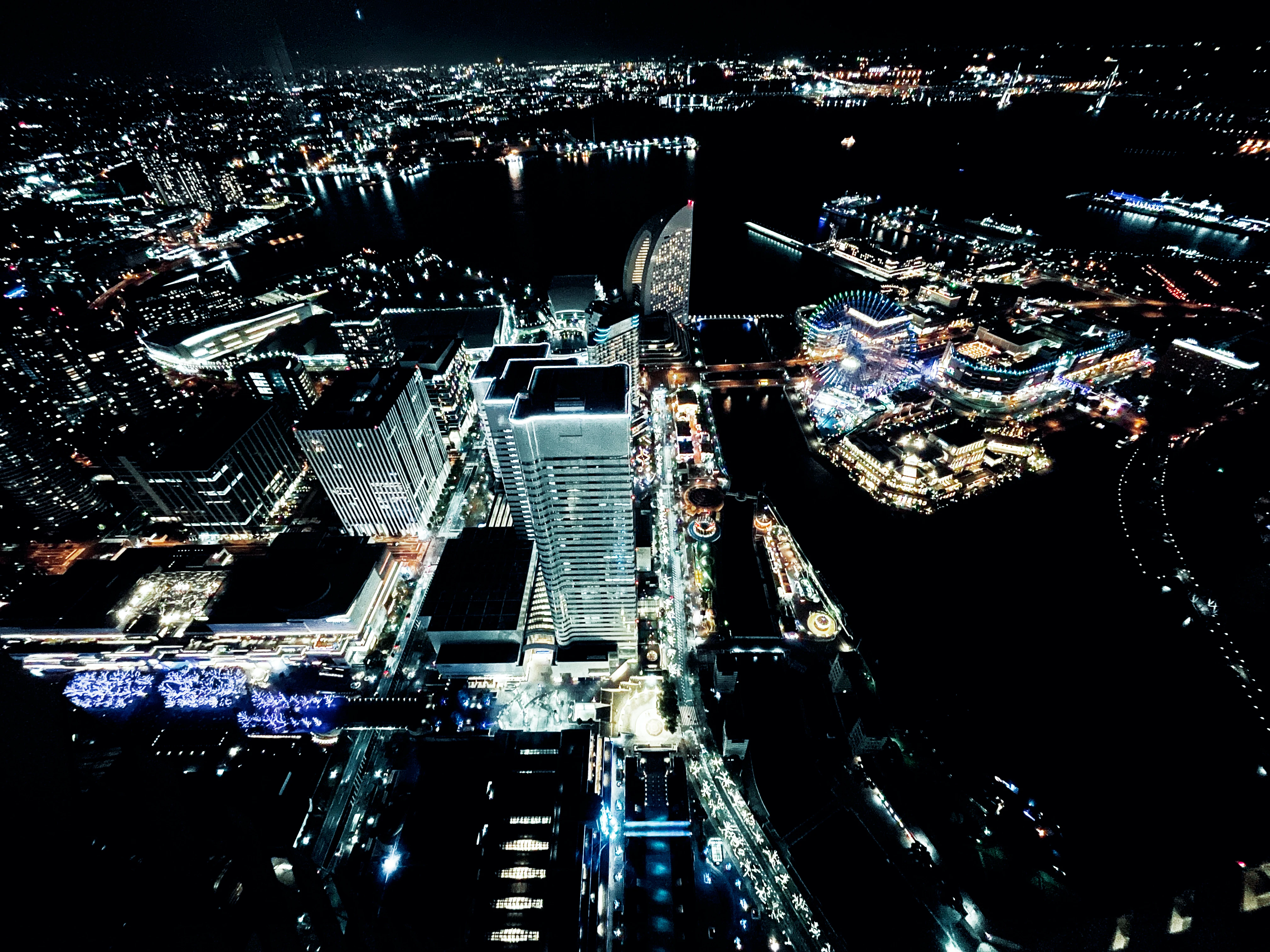 横浜おすすめの夜景スポット　みなとみらいエリア　横浜ランドマークタワー69階展望フロア「スカイガーデン」