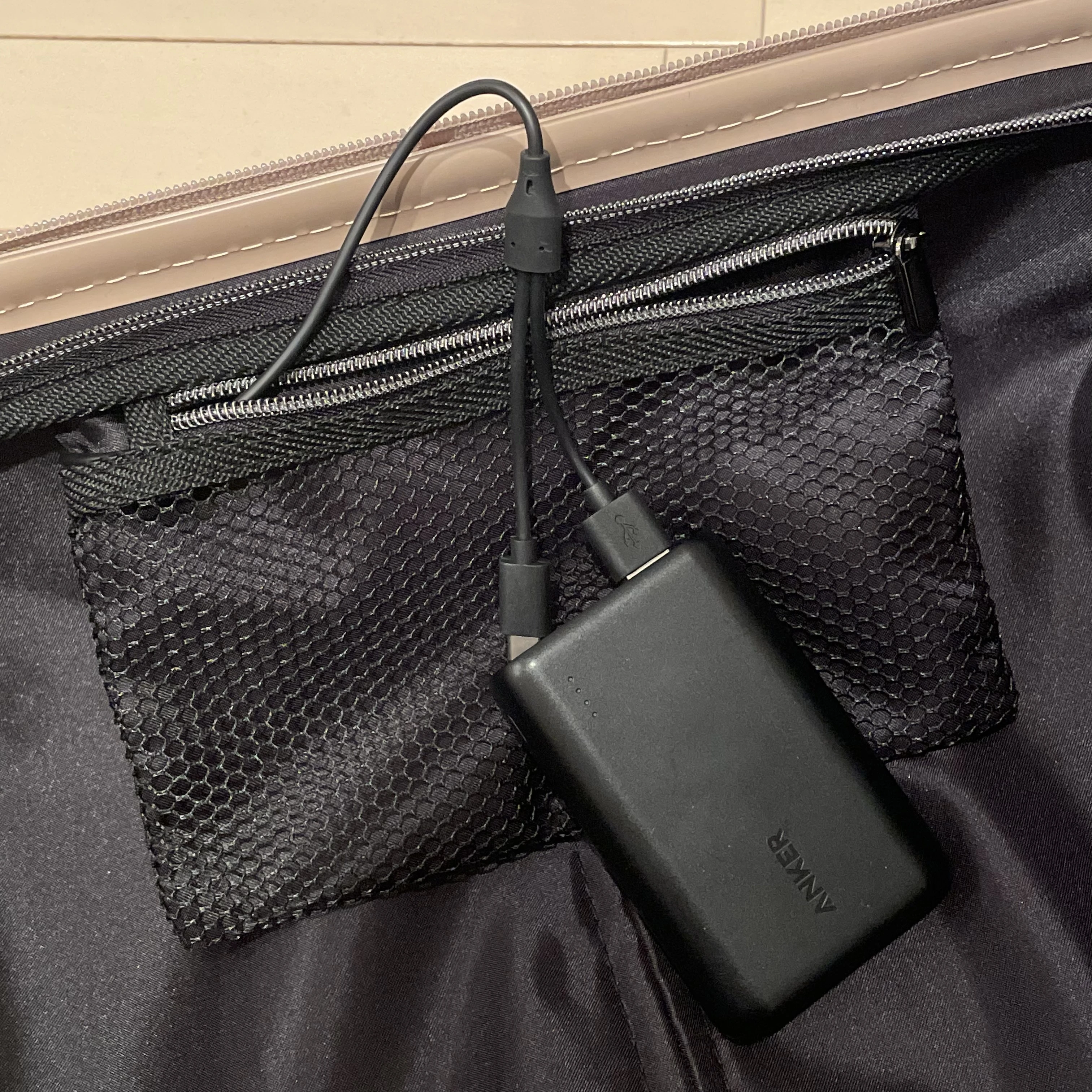non-no×TRANSIT LOUNGE コラボスーツケース　USBコネクタ