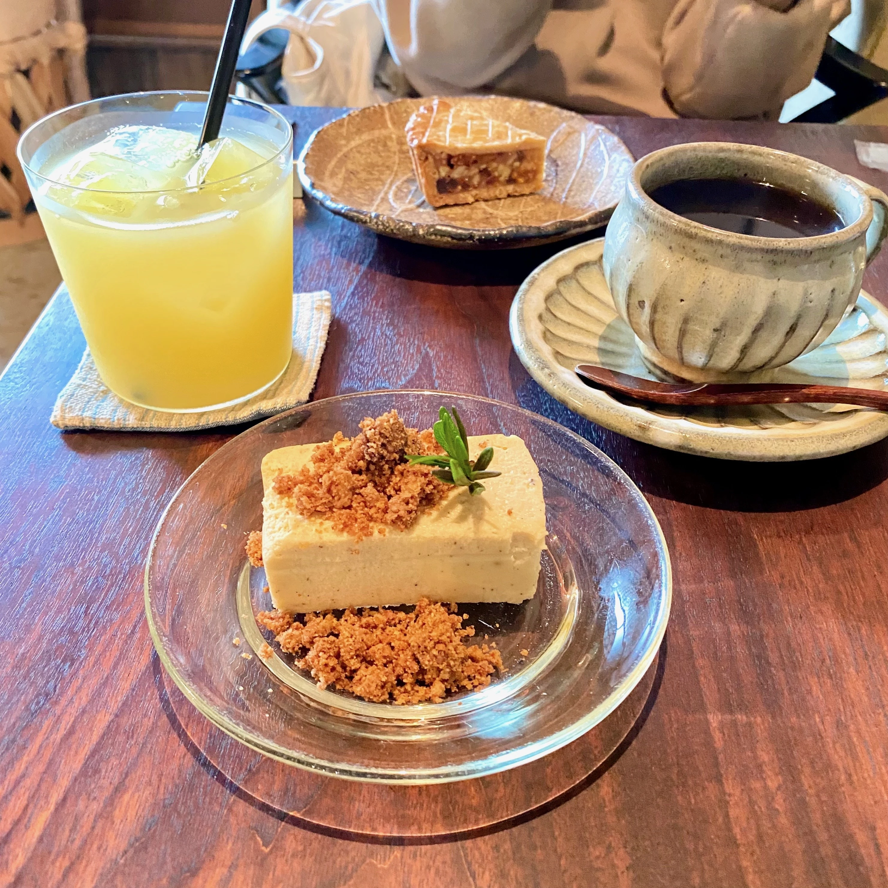 喫茶Oito　チーズケーキ クランブル添え　カフェ　篠山
