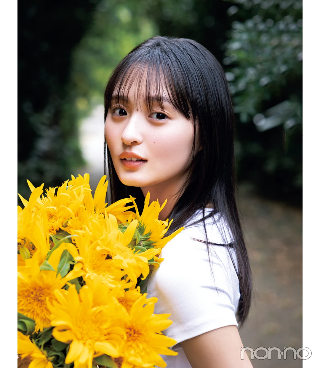 乃木坂46 遠藤さくら 写真集 可憐 アザーカット 写真集タレントグッズ