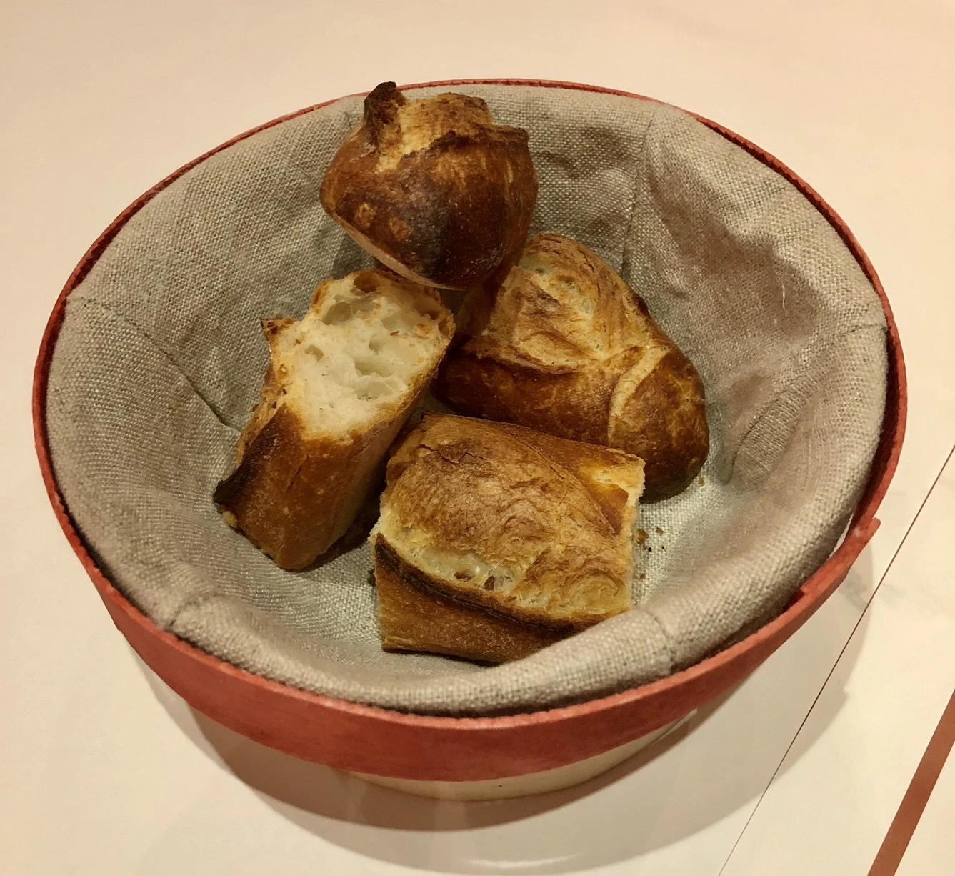 ブラッスリー・ヴィロン 渋谷店　レトロドール　フランスパン