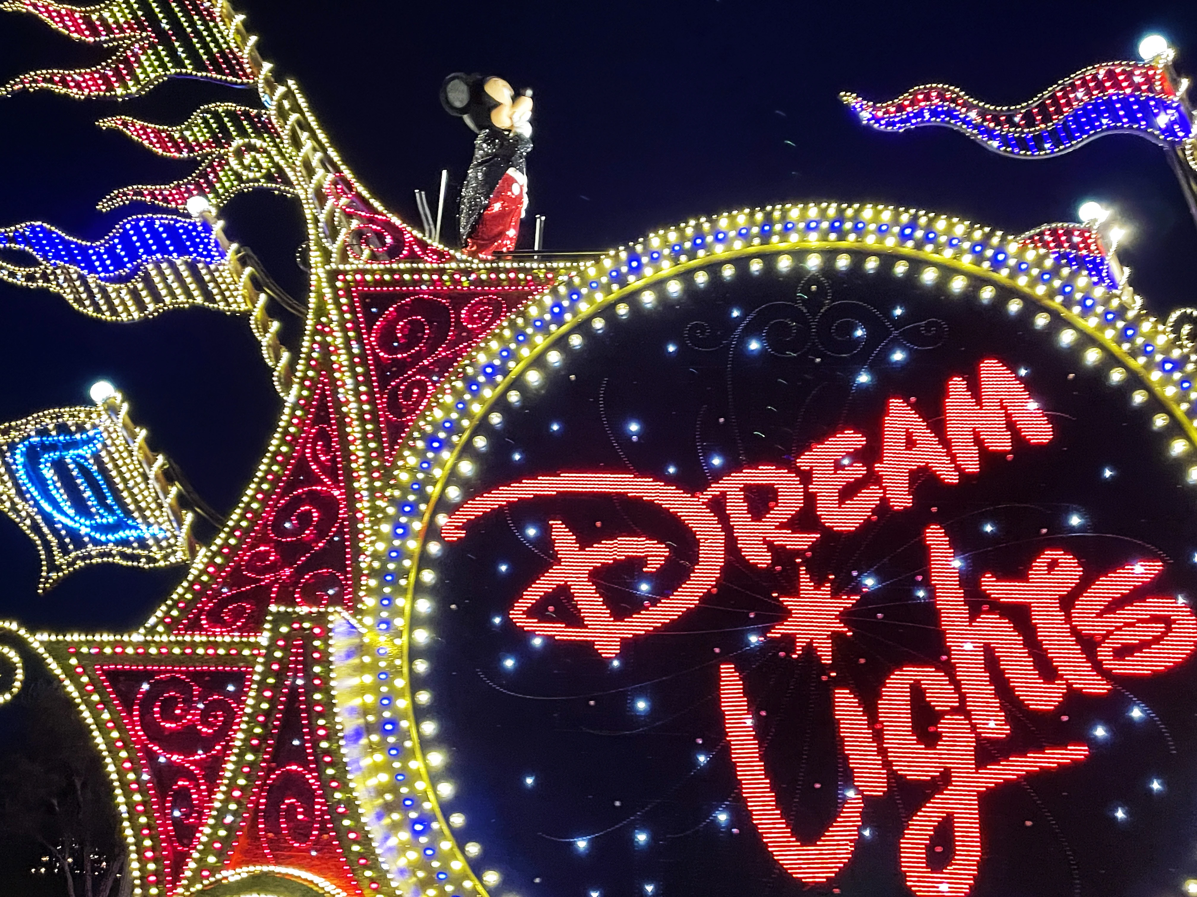 東京ディズニーランド・エレクトリカルパレード・ドリームライツ　ミッキーマウスが登場するフロート