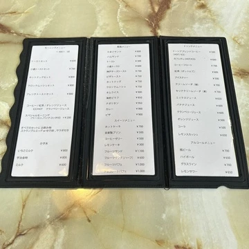 【神戸カフェ】キュートな看板が目印 ☺︎ 神戸・三宮のレトロ喫茶店『DORSIA』_1_3