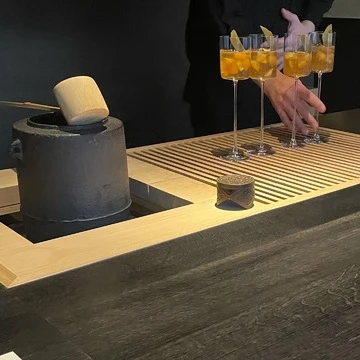 【京都・祇園】茶と菓子のペアリング　立礼茶室「然美」