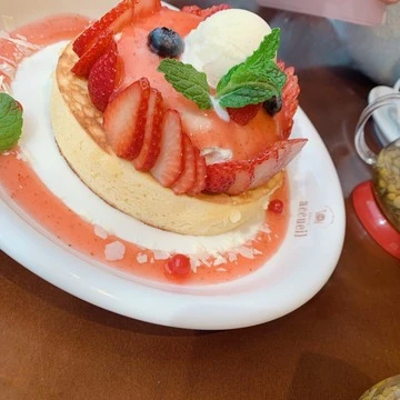 期間限定♡“天使のクリーム”いちごのレアチーズパンケーキ