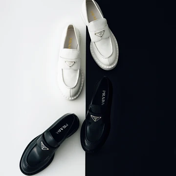 『プラダの靴』は永遠の憧れ！ 初めての１足に手に入れたいPRADAの名作シューズ【Fashion Scoop！】