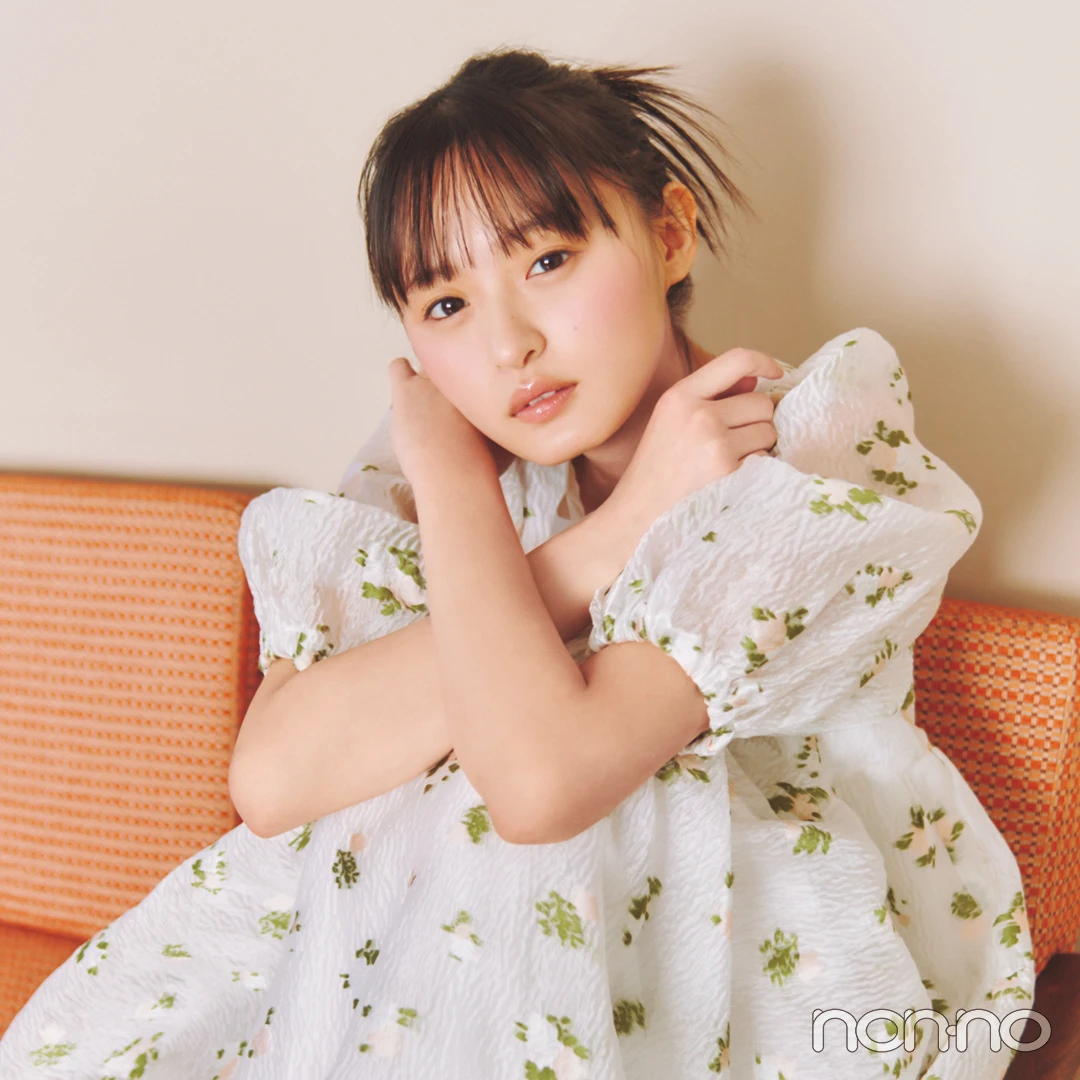 春の足元はメリージェーンで、可憐な女性らしさを演出！【春の流行アイテム2024】
