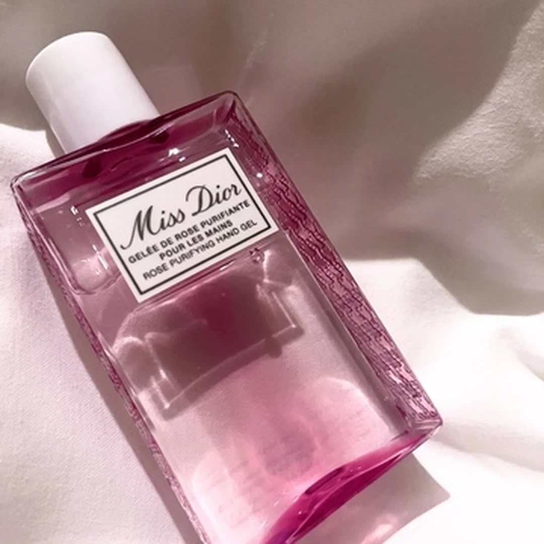 【Dior】香りと潤いでハンドケアも可愛く♪