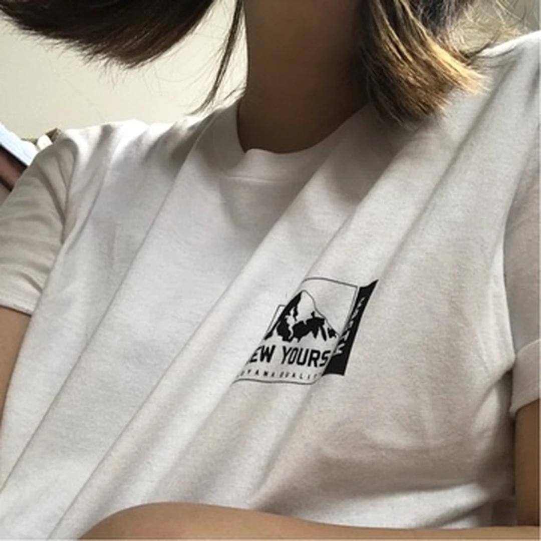 T-shirt / lip