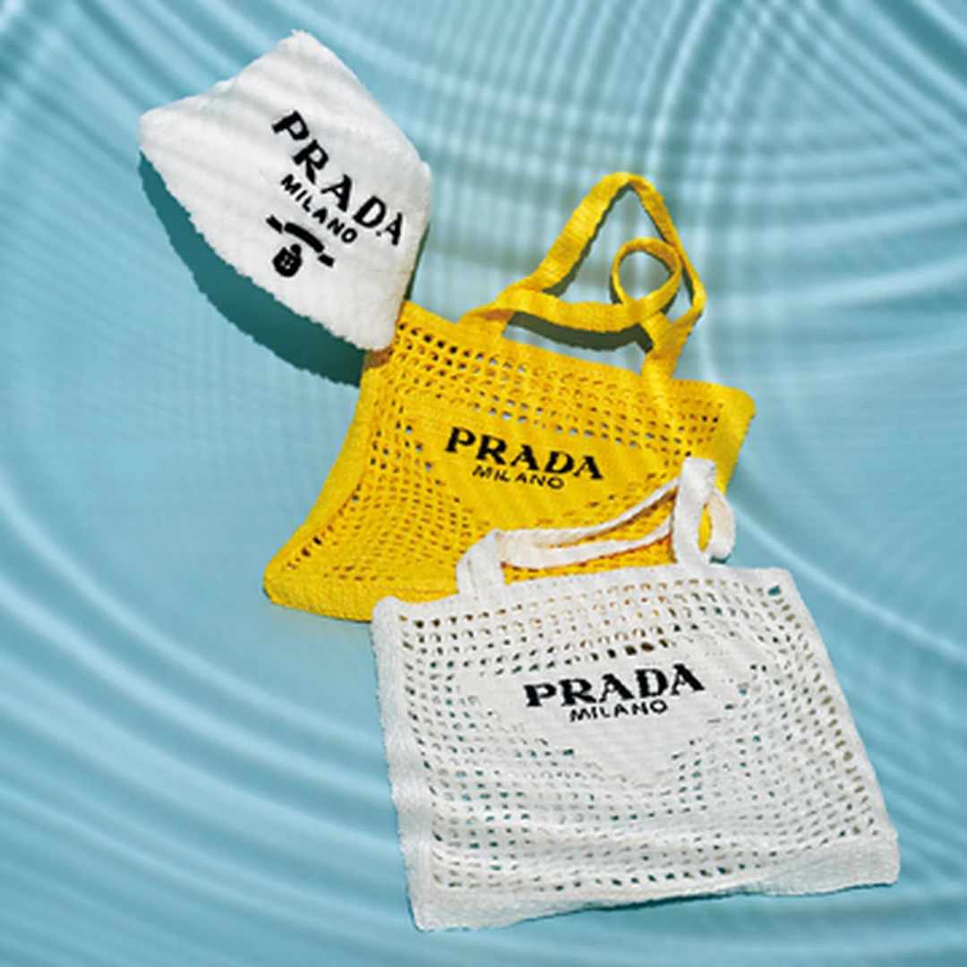 プラダのラフィアバッグ＆パイル地ハットが夏に大活躍！【Fashion Scoop！】