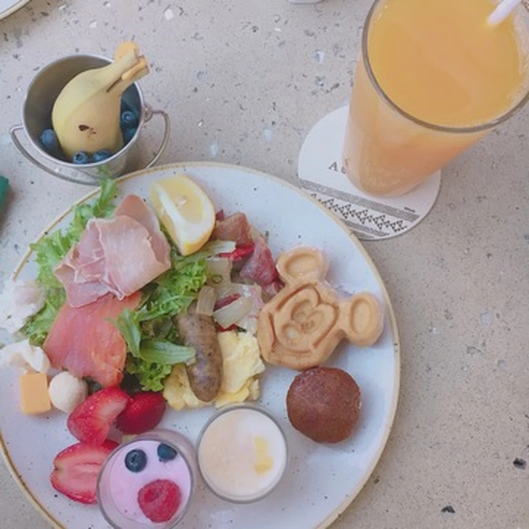 【アウラニ❤︎】朝ごはんを食べながらキャラクターグリーティング！？